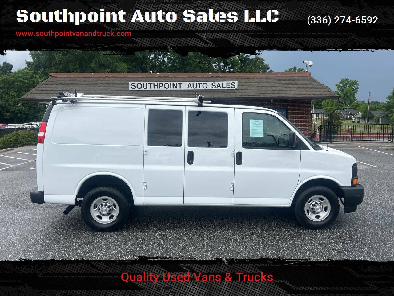 Used 2017 Chevrolet Express 2500 RWD image 1