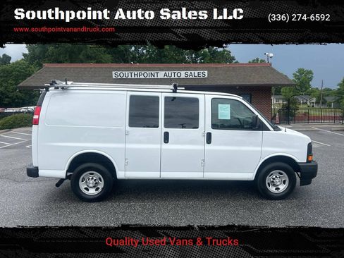 Used 2017 Chevrolet Express 2500 RWD image 1