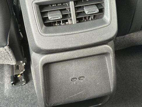 Used 2024 Chevrolet Equinox EV LT AWD/4WD image 40