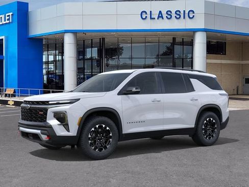 New 2027 Chevrolet Traverse Z71 w/ Enhanced Driving Package AWD/4WD image 2