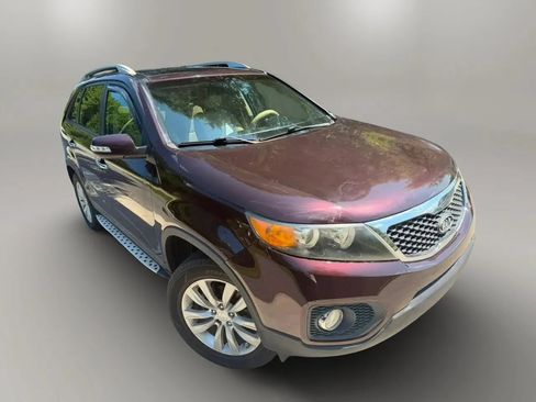 Used 2011 Kia Sorento EX w/ Premium Pkg FWD image 2