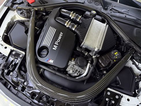 Used 2016 BMW M3 RWD image 29