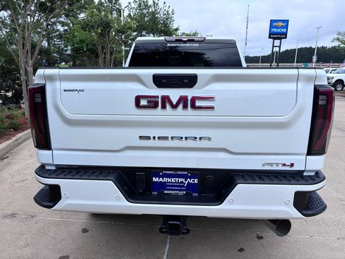 Used 2025 GMC Sierra 2500 AT4 AWD/4WD image 11