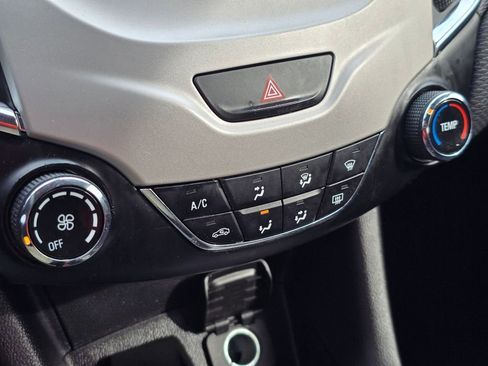 Used 2017 Chevrolet Cruze LS image 29