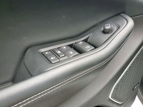 Used 2023 Jeep Grand Cherokee 4WD 4xe image 14