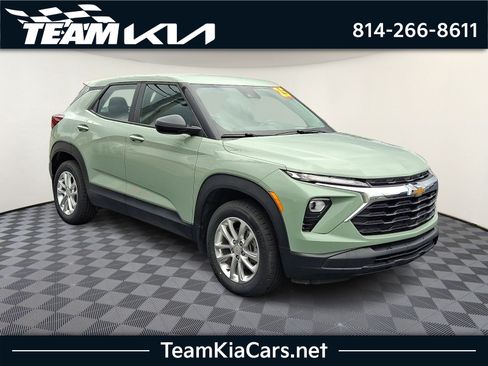 Used 2025 Chevrolet TrailBlazer LS AWD/4WD image 1