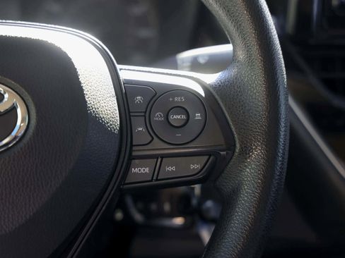 Used 2023 Toyota Corolla LE image 21