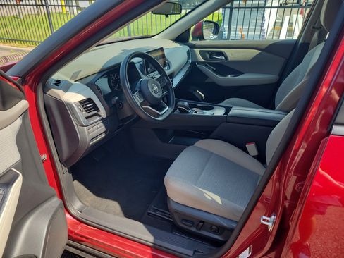 Certified 2023 Nissan Rogue SV FWD image 11