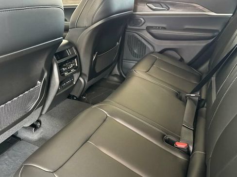New 2026 Jeep Grand Cherokee Limited w/ Limited Altitude Package AWD/4WD image 9