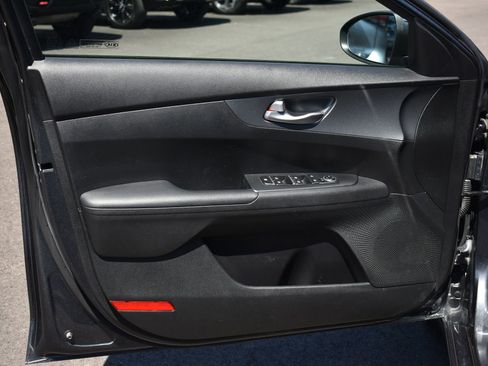 Used 2021 Kia Forte Sedan FWD image 12