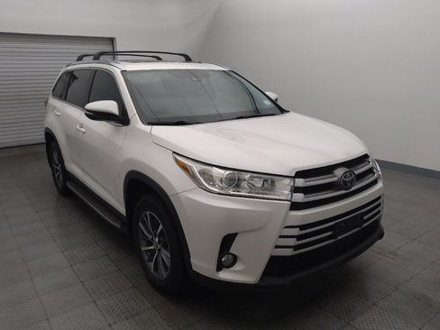 Used 2019 Toyota Highlander XLE FWD image 13
