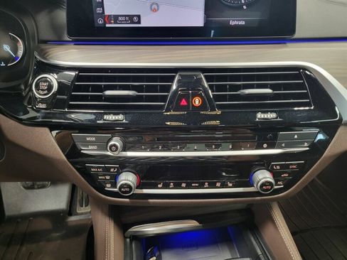 Used 2019 BMW M550i xDrive AWD/4WD image 39