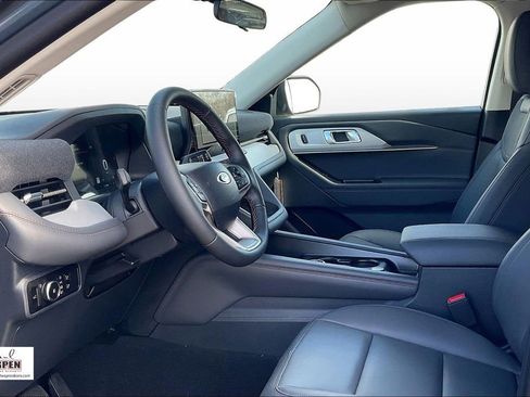New 2026 Ford Explorer Active w/ Active Comfort Package RWD image 24