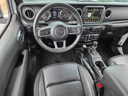 Used 2023 Jeep Wrangler Unlimited Sahara w/ Cold Weather Group AWD/4WD image 7
