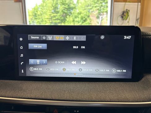 Used 2025 Nissan Kicks SV AWD/4WD image 18