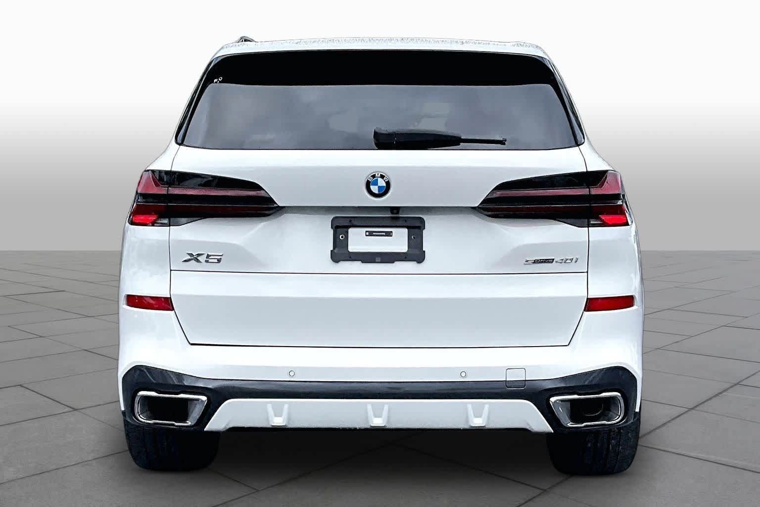 Used 2025 BMW X5 sDrive40i w/ M Sport Package RWD image 5