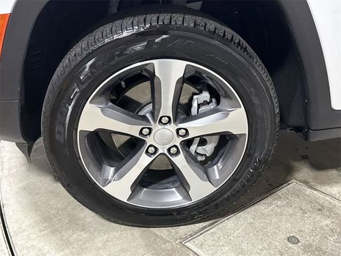 Used 2024 Jeep Grand Cherokee Limited 4xe image 27