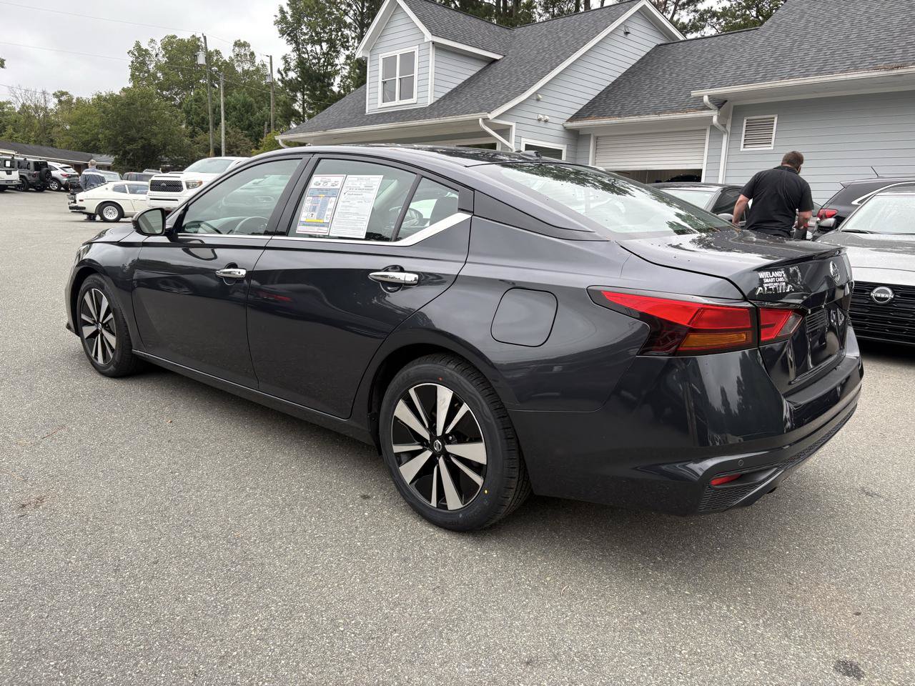 Used 2020 Nissan Altima 2.5 SL FWD image 3