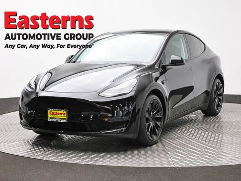 Used 2021 Tesla Model Y Long Range AWD/4WD image 1