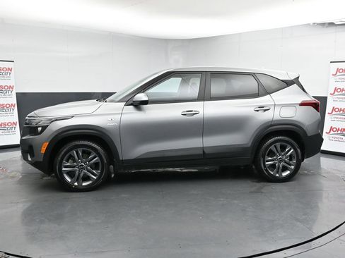 Used 2023 Kia Seltos LX image 5