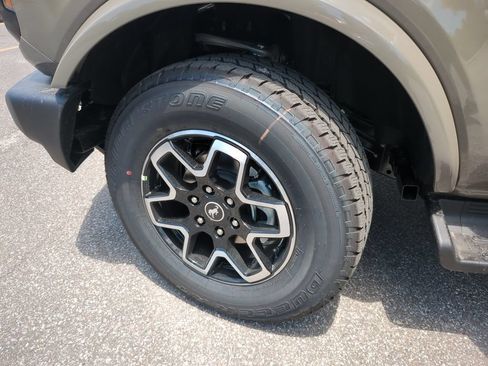 New 2026 Ford Bronco Outer Banks AWD/4WD image 35