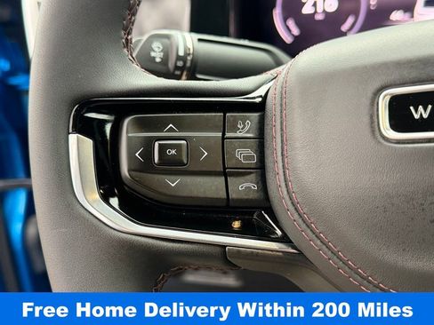 Used 2025 Jeep Wagoneer S Launch Edition image 24