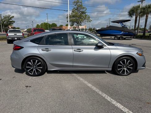 Used 2024 Honda Civic EX-L image 6