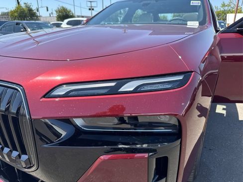 New 2025 BMW 750e xDrive image 16