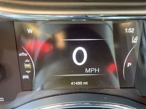 Used 2022 Jeep Grand Cherokee Laredo X image 12