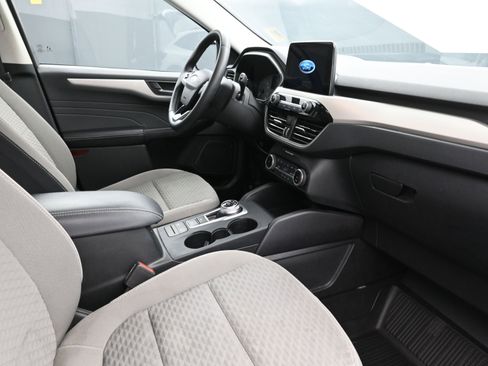 Used 2022 Ford Escape SE w/ SE Sport Appearance Package image 26