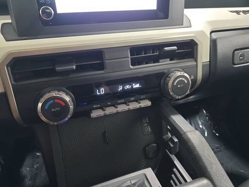Certified 2024 Toyota Tacoma TRD Off-Road AWD/4WD image 24