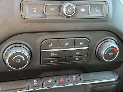Used 2019 Chevrolet Silverado 1500 Custom Trail Boss AWD/4WD image 26