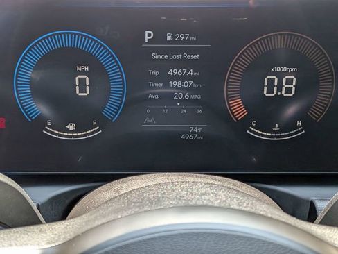 Used 2025 Hyundai Santa Cruz SEL FWD image 17