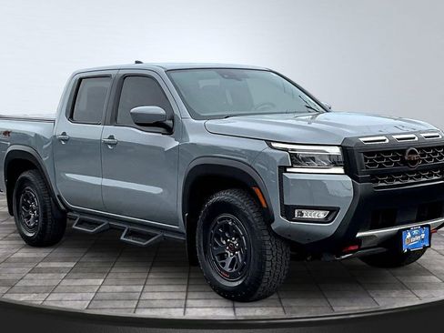 Used 2025 Nissan Frontier PRO-4X w/ Tow Package AWD/4WD image 1