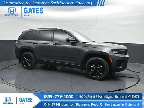 Used 2024 Jeep Grand Cherokee Altitude AWD/4WD image 1