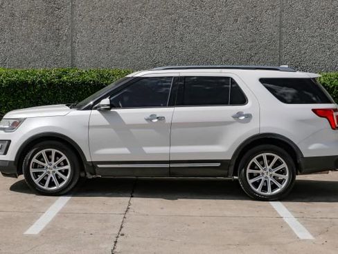 Used 2016 Ford Explorer Limited image 15