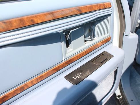 Used 1996 Buick Roadmaster Limited RWD image 24