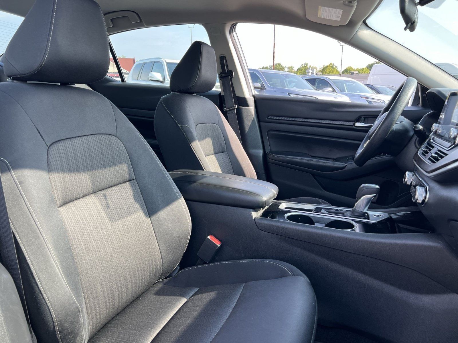 Used 2024 Nissan Altima 2.5 SV FWD image 25