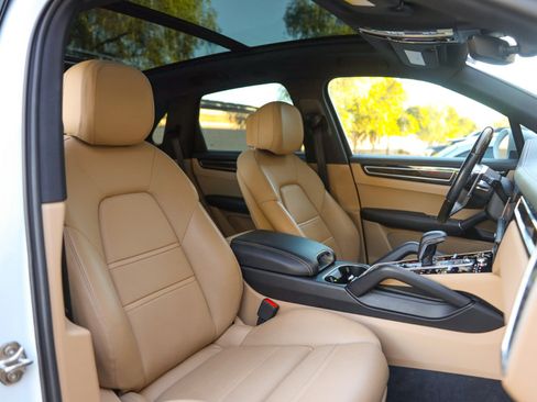 Used 2019 Porsche Cayenne image 35