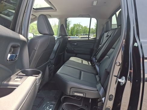 Used 2023 Honda Ridgeline RTL-E image 10