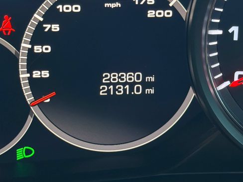 Used 2021 Porsche Panamera 4S AWD/4WD image 30