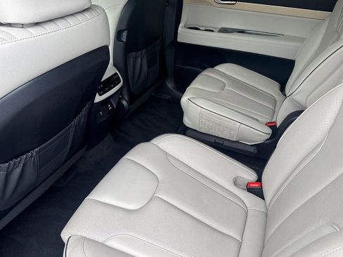 Used 2023 Hyundai Palisade Limited FWD image 11