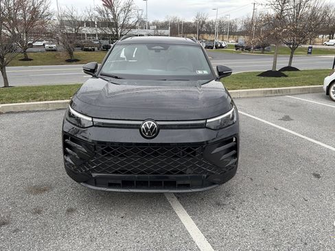 New 2026 Volkswagen Tiguan SE R-Line image 2