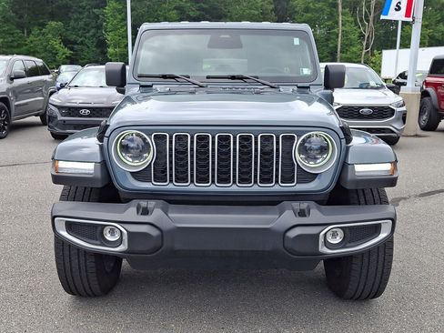 Used 2025 Jeep Wrangler Unlimited Sahara AWD/4WD image 2
