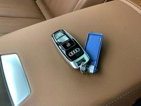 Used 2025 Audi A6 Premium Plus image 11