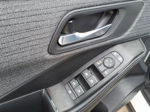 Used 2023 Nissan Rogue SV image 13