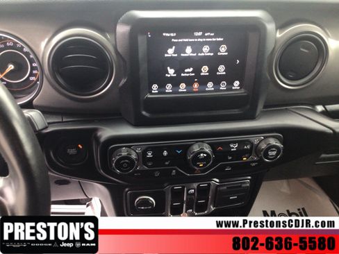 Used 2023 Jeep Gladiator Sport AWD/4WD image 16