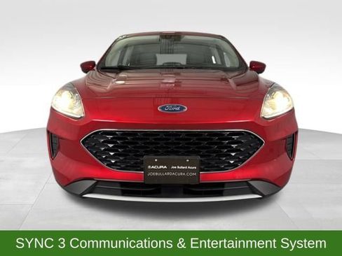 Used 2020 Ford Escape SE image 3