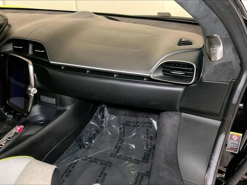 Used 2023 McLaren Artura RWD image 13