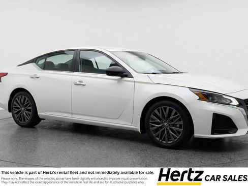 Used 2025 Nissan Altima 2.5 SV image 1